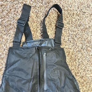 Men’s BenBoy snow bibs, XXL.